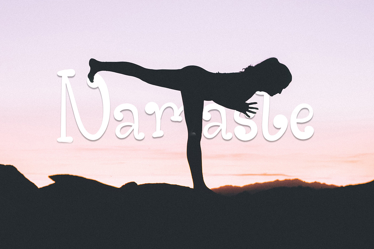 Close Eyes Playful Display Font preview 5