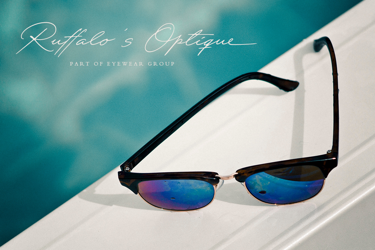 Quick Signature Pro, a Script Font by Hendra Pratama (Photo 12 of 20)