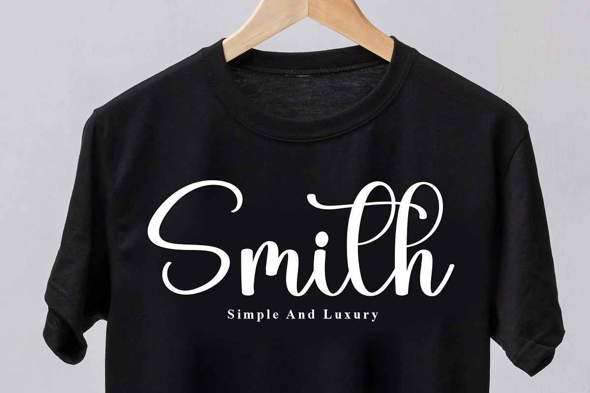 Elegant Signature, a Handwritten Font by InermediaSTUDIO (Photo 2 of 7)