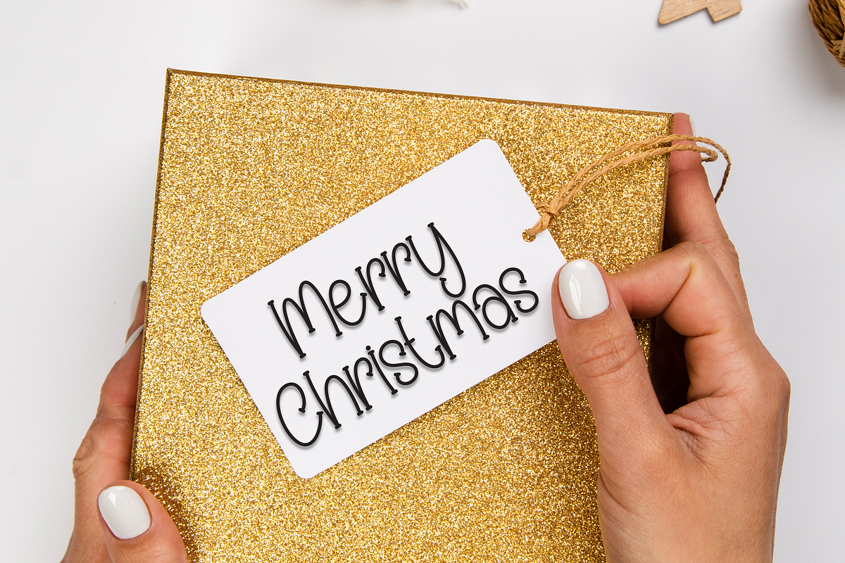 Momentic Christmas | Script Font, a Script Font by Scratchones (Photo 5 of 8)