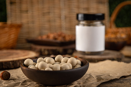 Crunchy white chocolate covered peanuts