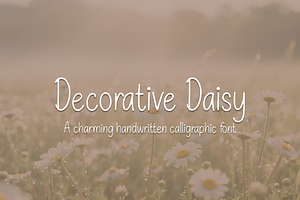 Decorative Daisy font handwritten