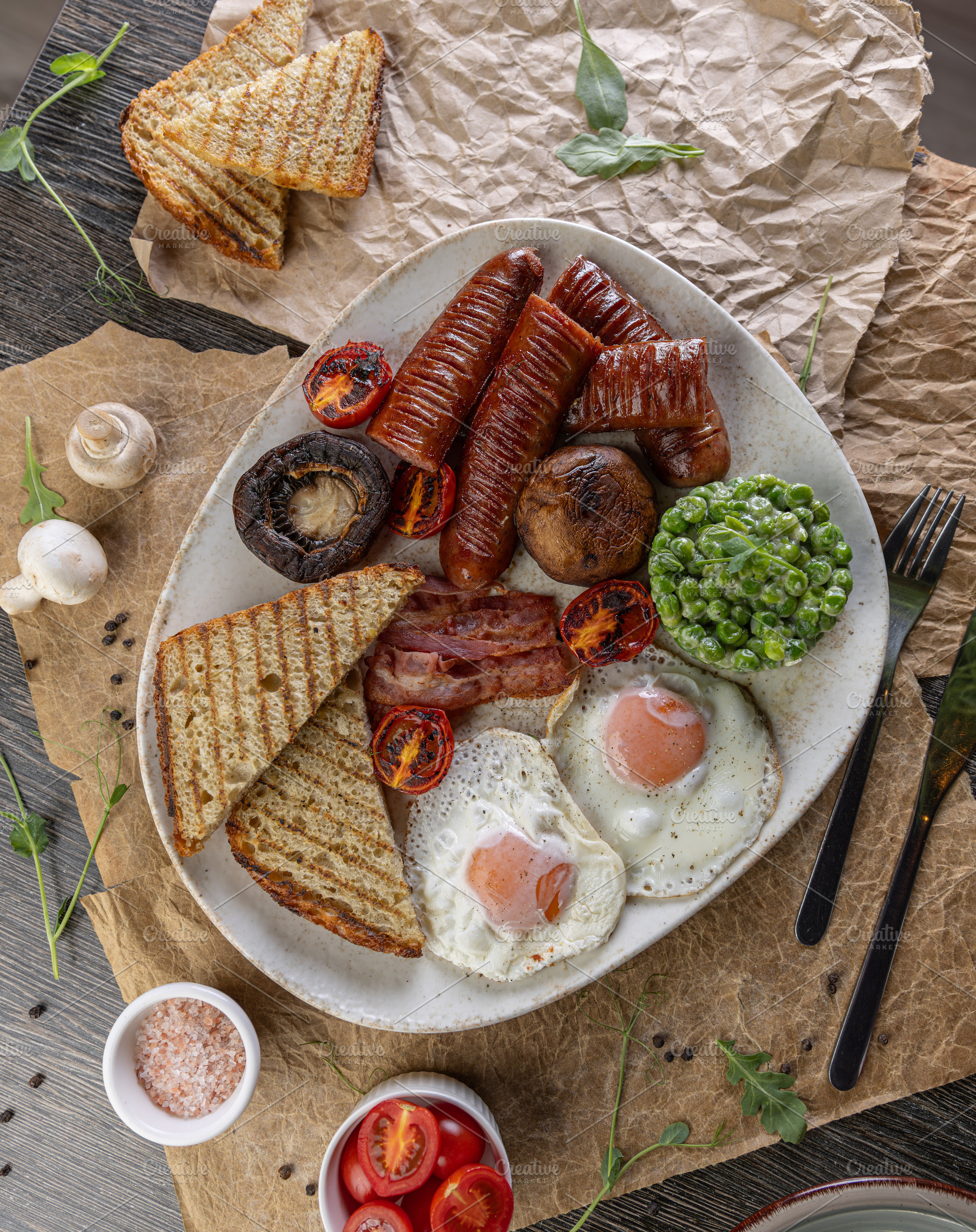 Hearty english breakfast, a Photo by Grafvision photography