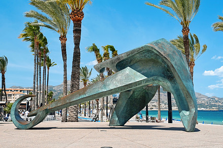 View of the anchor sculpture in Albi