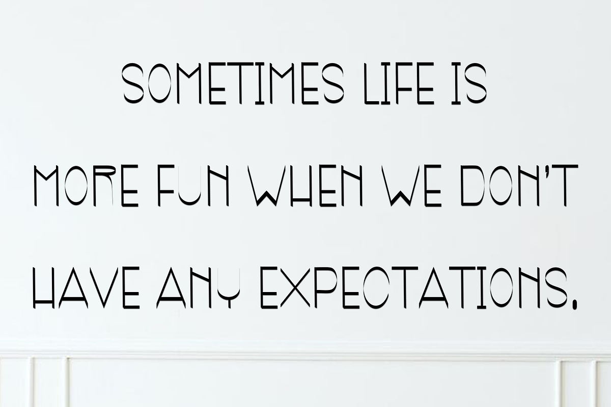 Minimalist Something, a Sans Serif Font by InermediaSTUDIO (Photo 2 of 7)