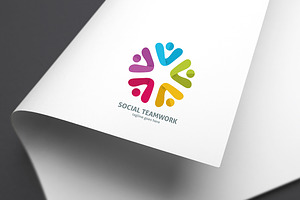 Social Teamwork Logo