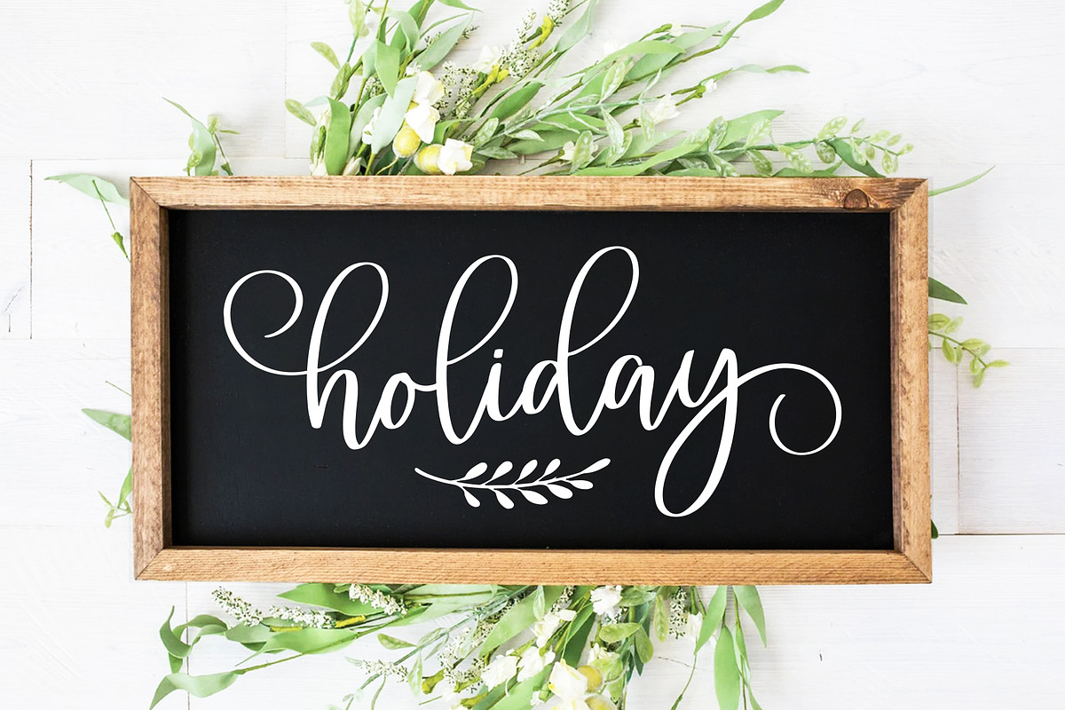 Raelyn - Lovely Script Font, a Script Font by Jozoor (Photo 6 of 8)