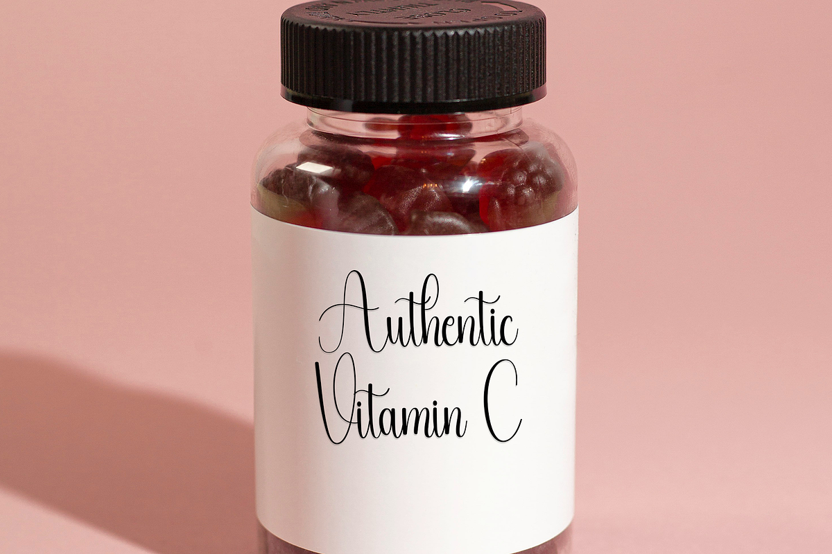 Blanket Valentine, a Handwritten Font by FreshTypeINK (Photo 8 of 8)