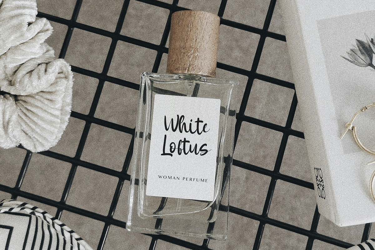 Amy Sauly - Handwritten Font, a Script Font by StringLabs (Photo 8 of 10)