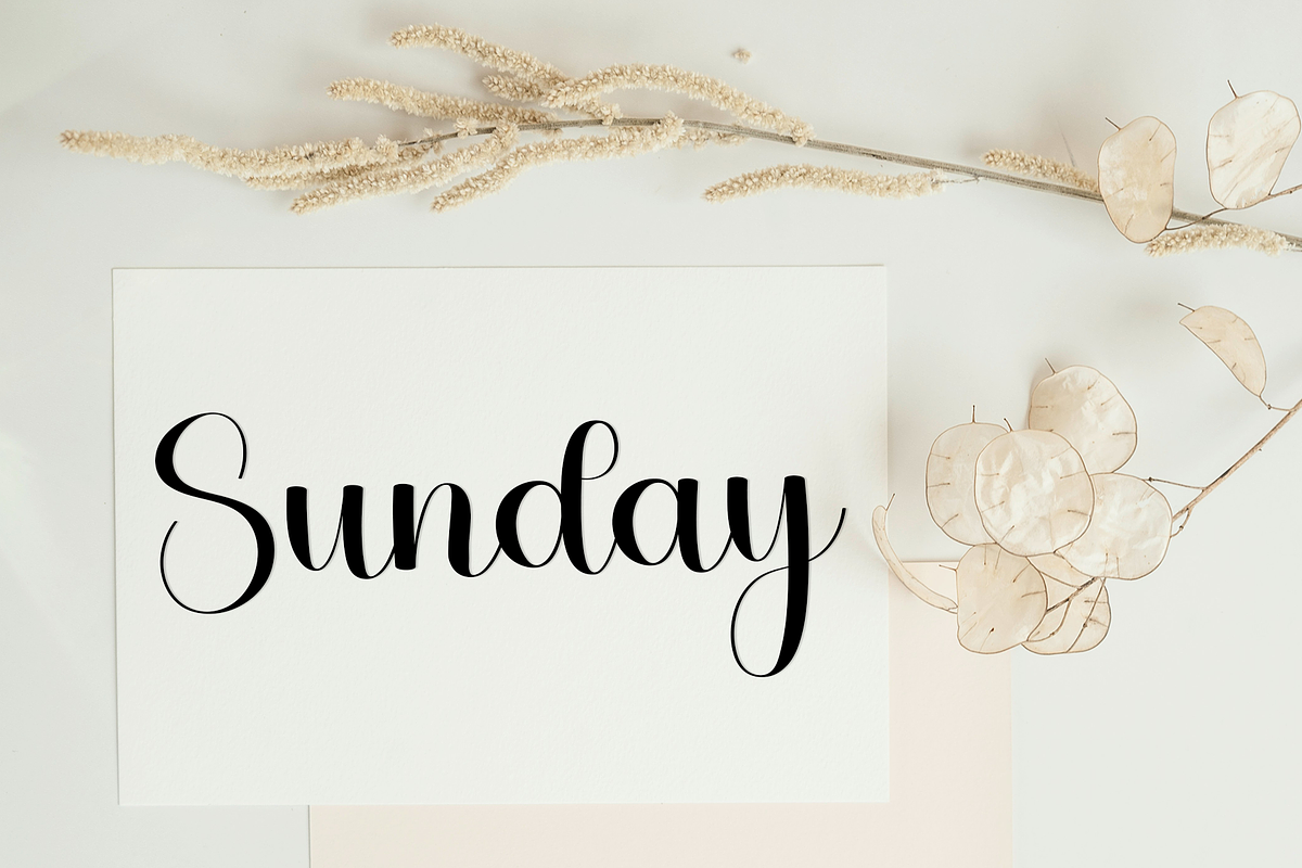 Amelia, a Handwritten Font by InermediaSTUDIO (Photo 4 of 8)