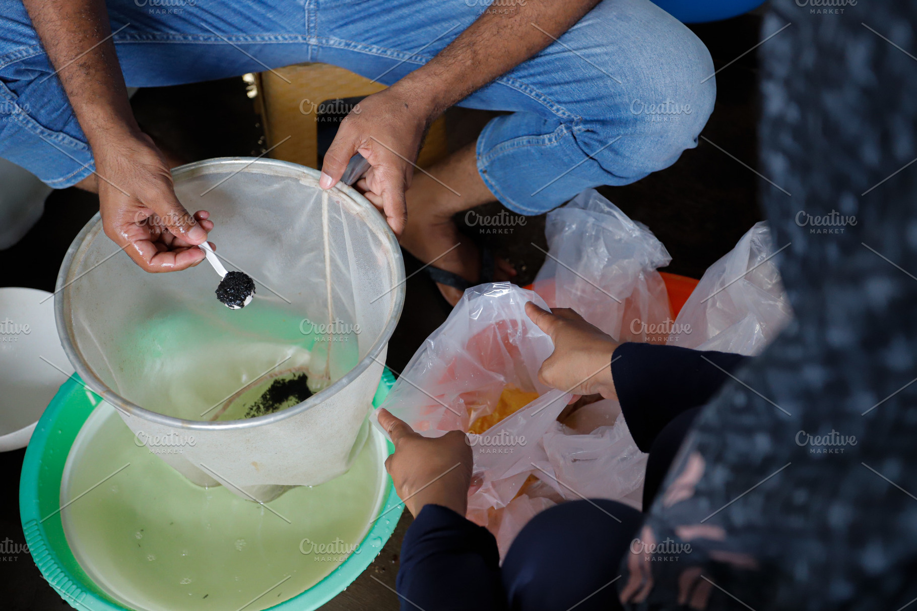 Fish Seed Packing, a Photo by bastera