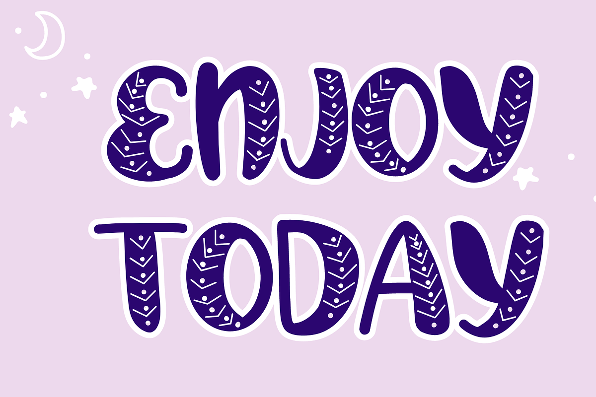 OCTOBER, a Slab Serif Font by Sirinart (Photo 6 of 7)