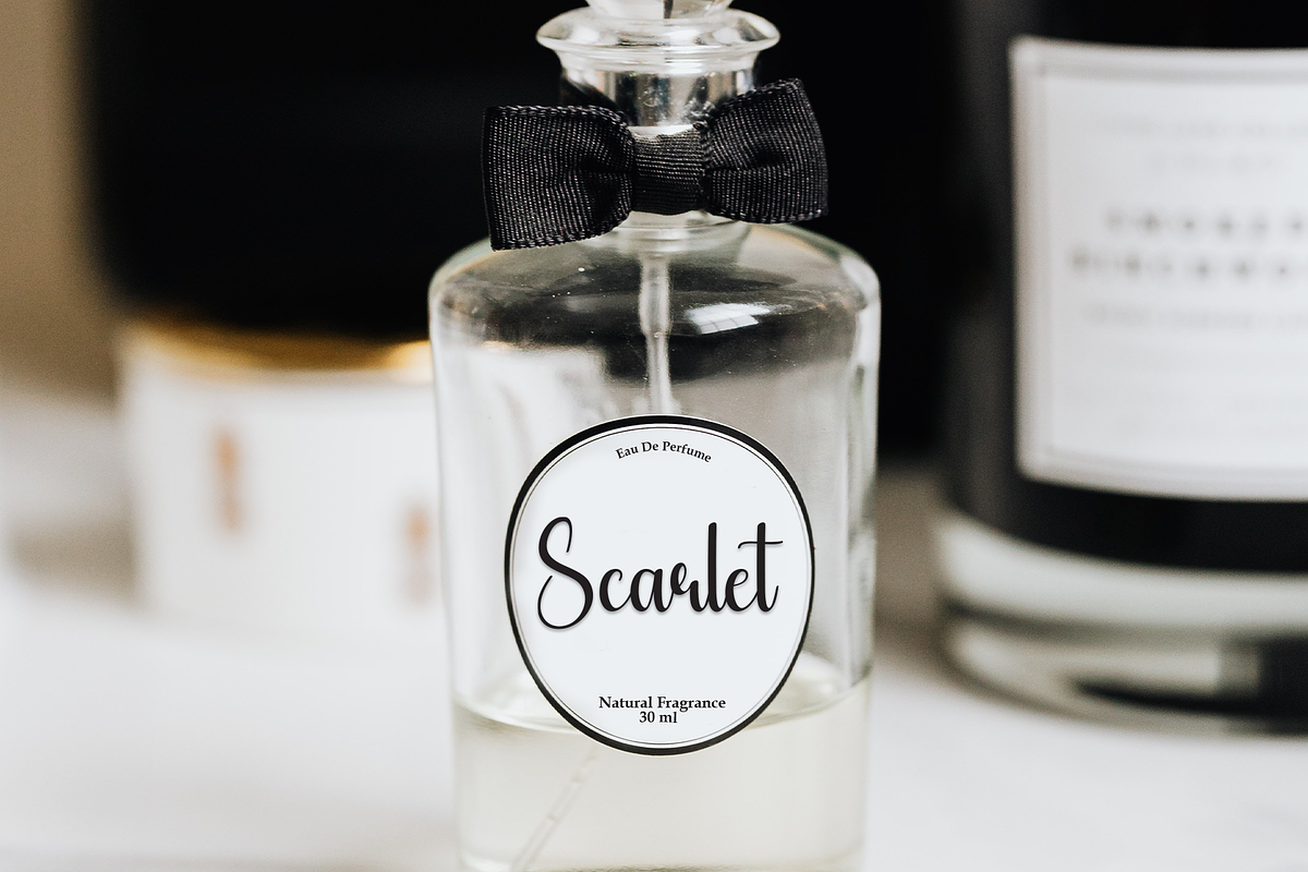 Snowflake | Script Font, a Handwritten Font by Scratchones (Photo 5 of 9)