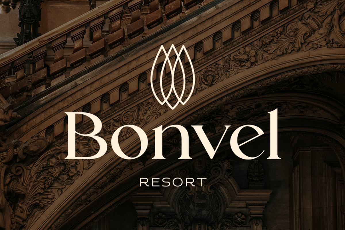 Reinsa - Elegant Modern Logo Font, a Sans Serif Font by Pekotype (Photo 8 of 15)