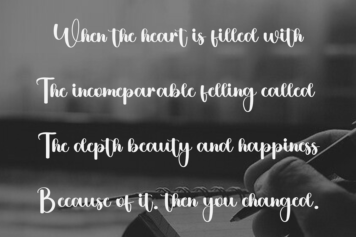 Santa Wedding, a Handwritten Font by InermediaSTUDIO (Photo 6 of 9)
