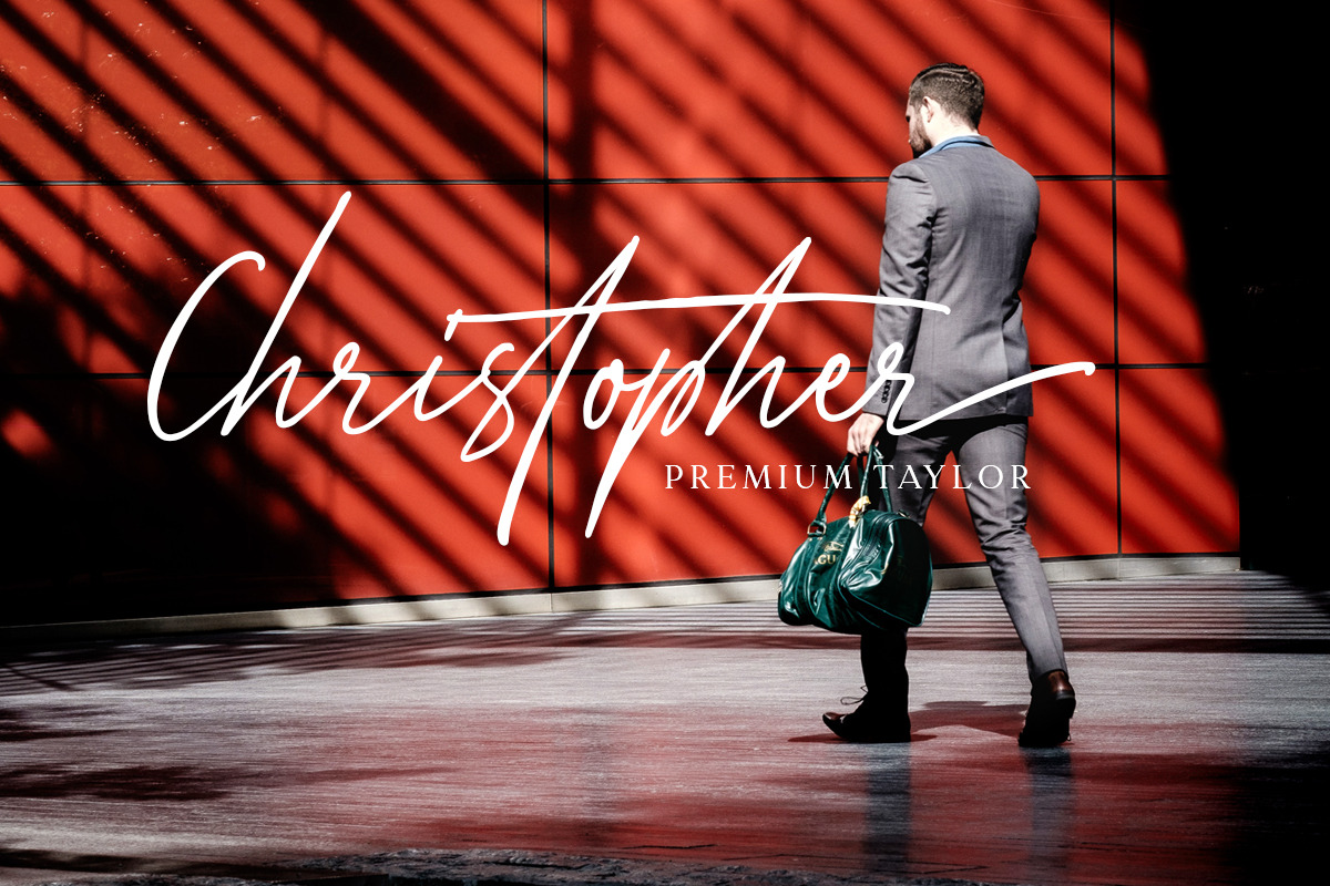 Aesthero - Stylish Signature Script, a Script Font by Sarid Ezra (Photo 5 of 7)