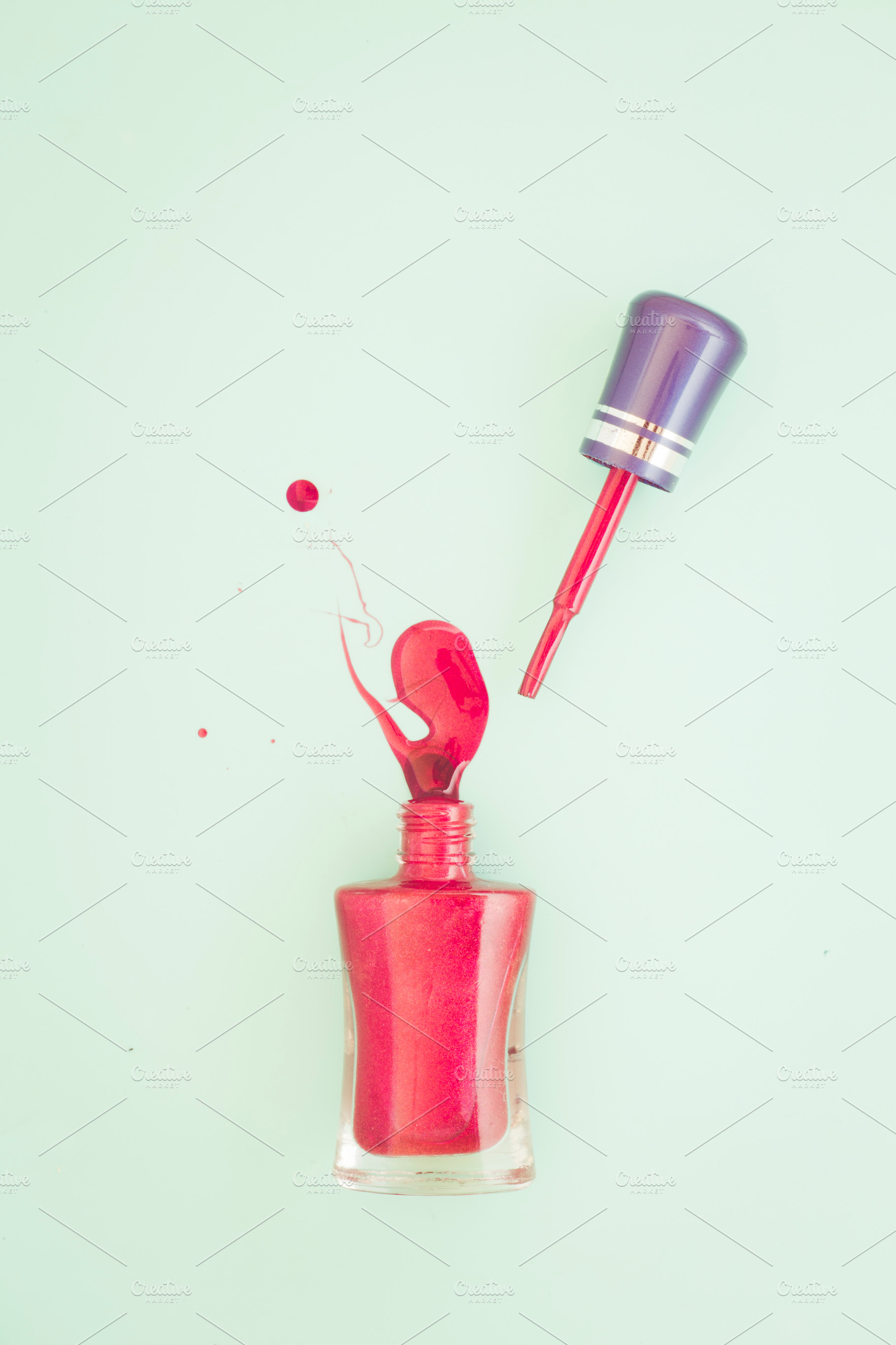 Spilled nail paint bottle, a Beauty & Fashion Photo by creadorimatges