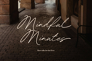 Madden Guilla - An Elegant Font, a Handwritten Font by Ainun Jinan (Thumbnail 5 of 9)