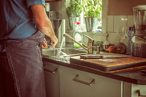 Washing dishes, a Photo by Patricia Hofmeester