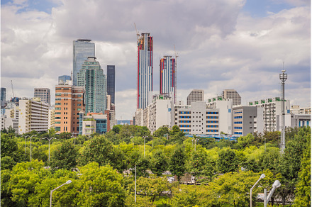 Downtown cityscape and park of Seoul, an Architecture Photo by Elizaveta Galitskaya