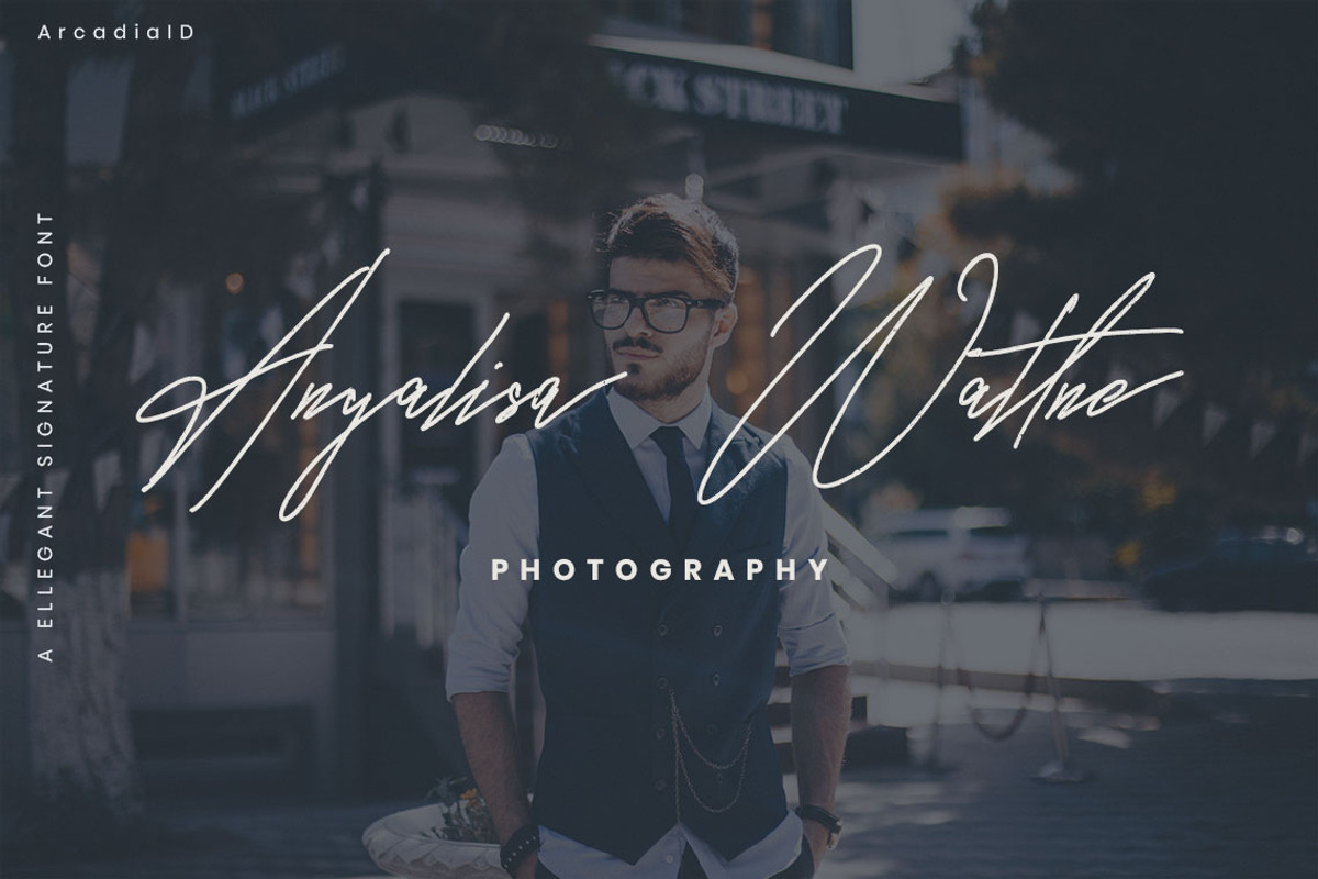 Radiandce | Brush Signature Font preview 3