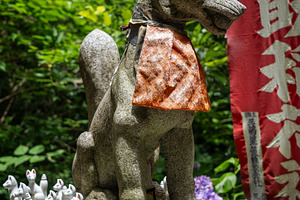 Inari fox statue at Sasuke Inari-jinja in Kamakura, Japan, an Arts & Entertainment Photo by GoodGoods