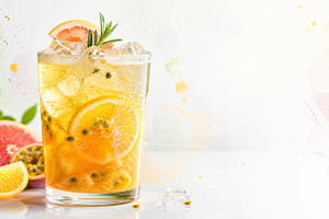 Refreshing citrus beverage with grap, a Photo by Dvoevnore photos