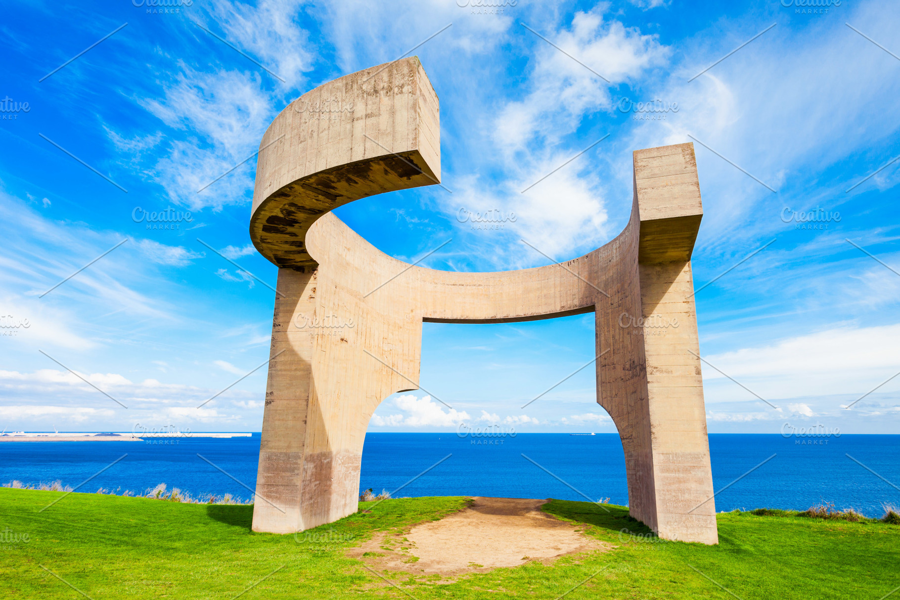 Eulogy to Horizon monument, Gijon, a Photo by saiko3p