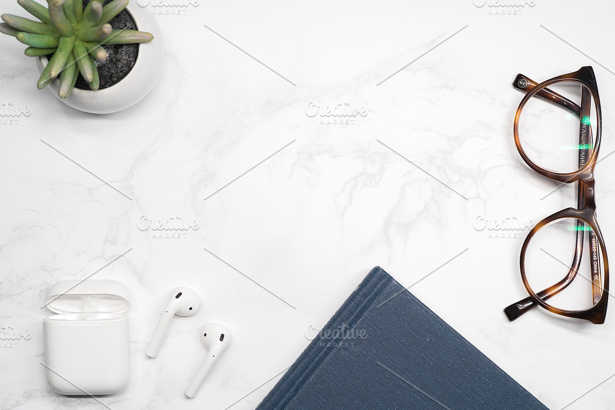 Minimalist Bundle, a Background Photo by GetMockups (Photo 5 of 11)