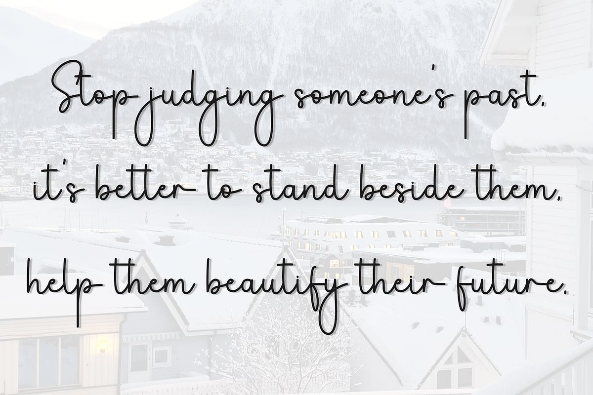 Romance Pillow, a Handwritten Font by InermediaSTUDIO (Photo 3 of 8)