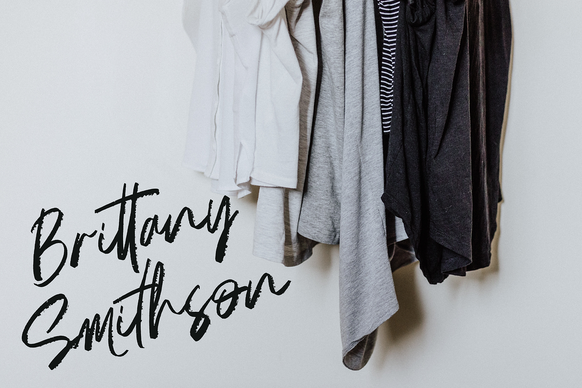 Bright Light, a Script Font by Omotu Studio (Photo 9 of 12)