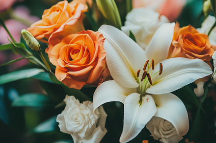 A stunning floral arrangement featur, a Photo by Tanuart