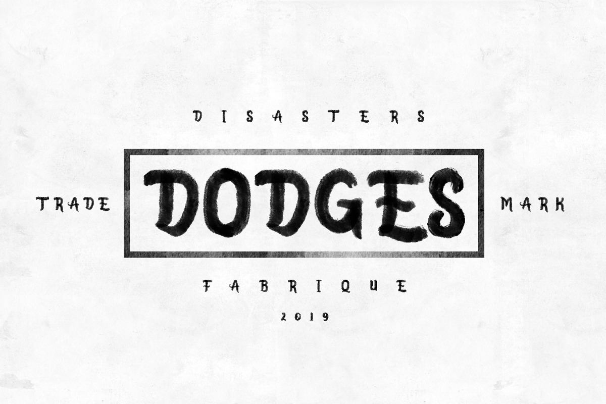 FABRIQUE Typeface - SVG Font preview 5