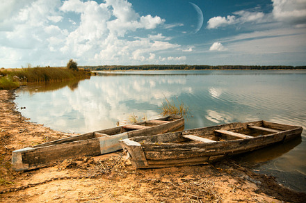 boats on the river, a Photo by Pictures for you!!!!!!!!!