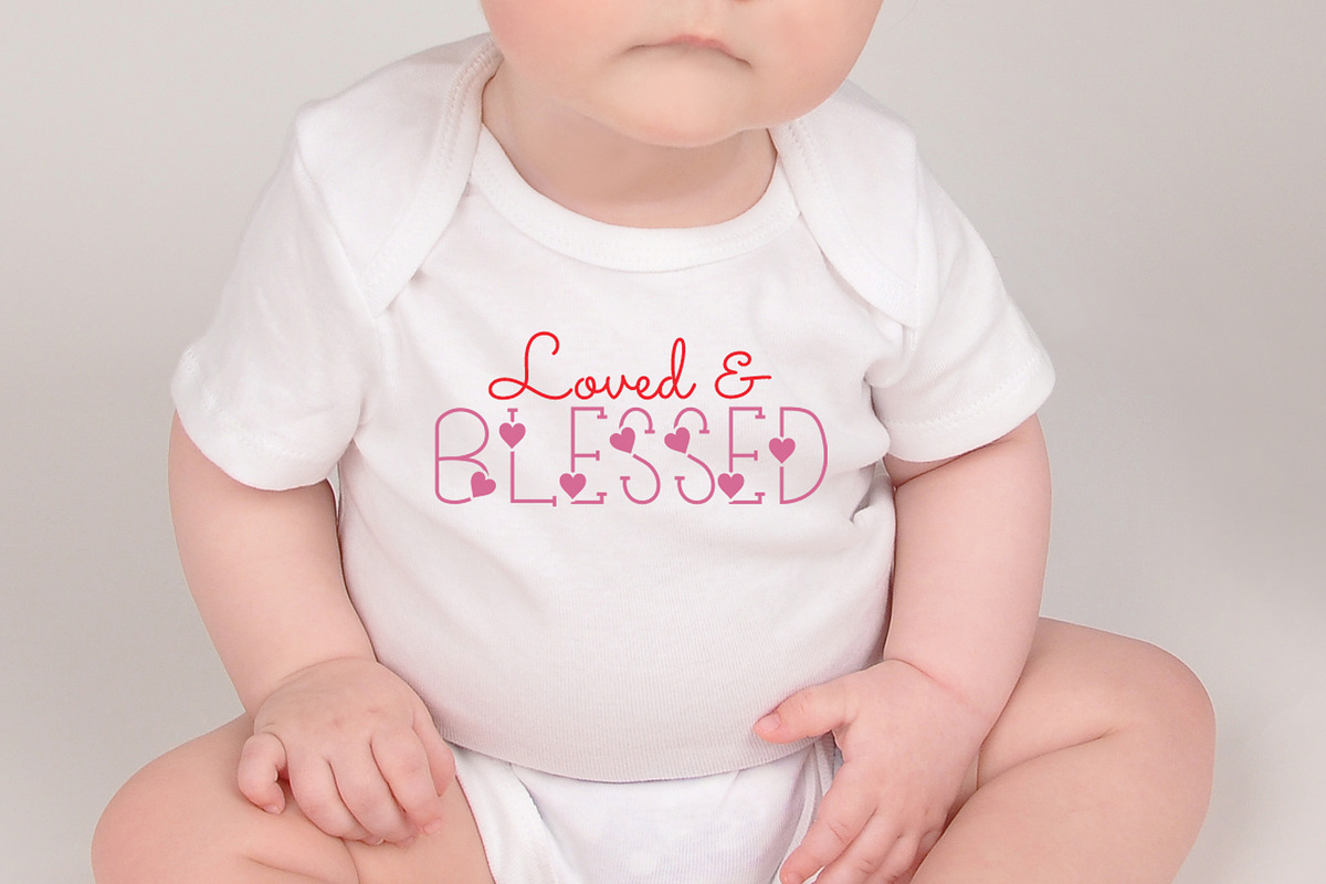 Lovebug - A Cute Valentine Font, a Font by CraftlabSVG (Photo 4 of 7)