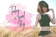 Amanda Santiago, a Script Font by Runsell Studio (Thumbnail 4 of 11)