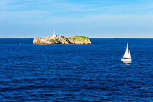 Mouro Island Lighthouse in Santander, a Photo by saiko3p