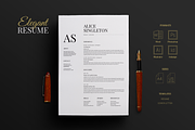 Elegant Resume, a Resume Template by SupaTemplates (Thumbnail 1 of 5)