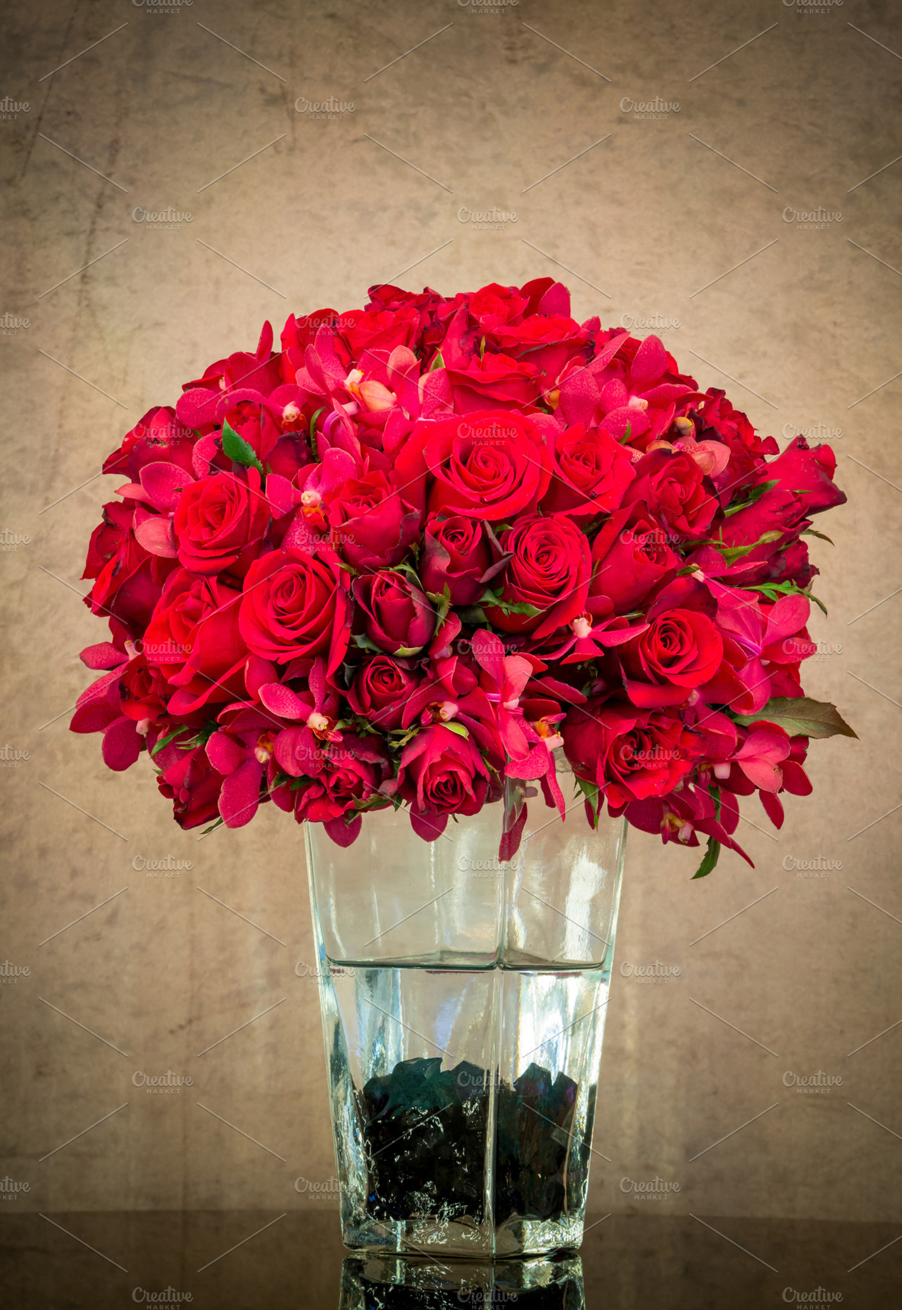 Flower bouquet, a Photo by Smith Chetanachan
