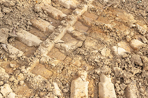 Arid soil, a Wallpaper Photo by KYNA STUDIO