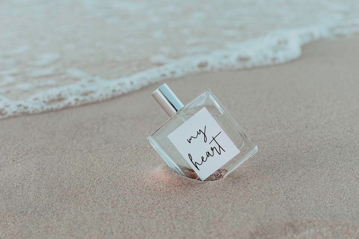 Matching - Handwirtten Font, a Handwritten Font by Face Lab (Photo 5 of 11)