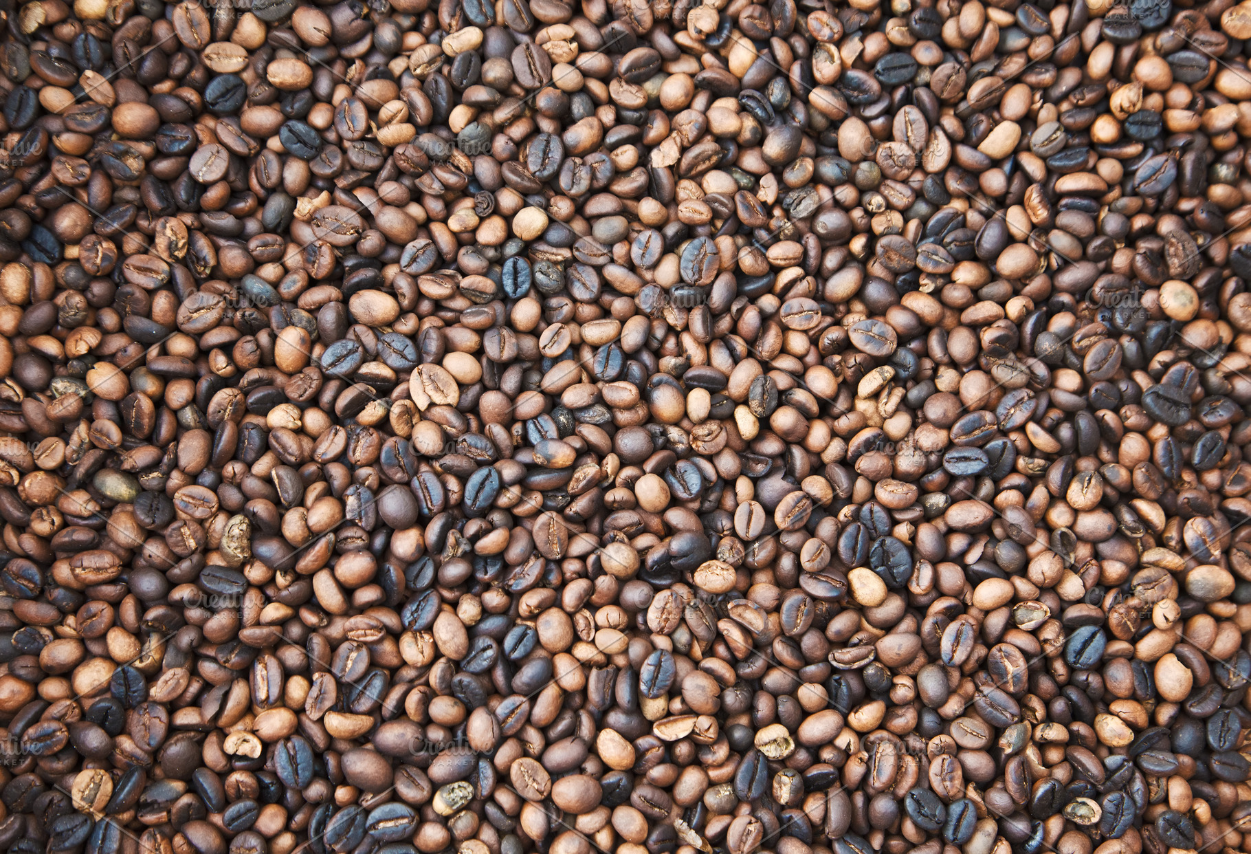 Roasted coffee texture, a Photo by saiko3p