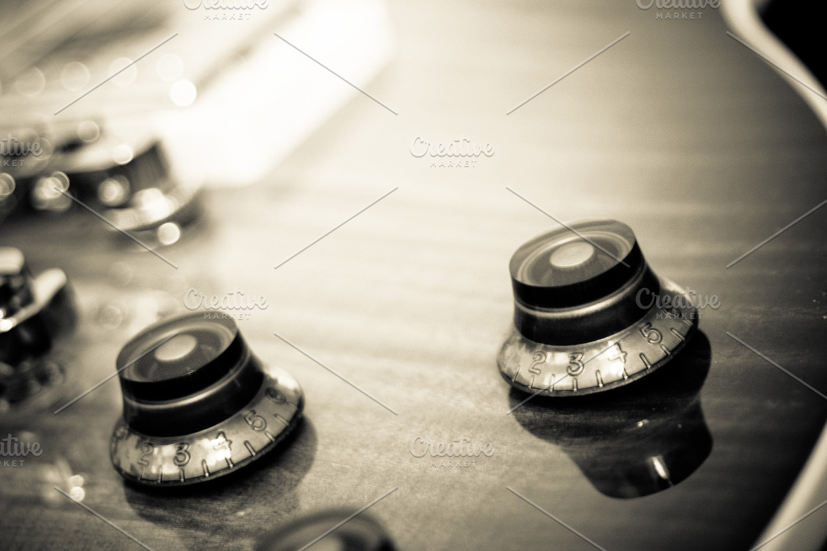 BUNDLE: Vintage Guitar Les Paul, an Arts & Entertainment Photo by PixelPerfect (Photo 3 of 5)