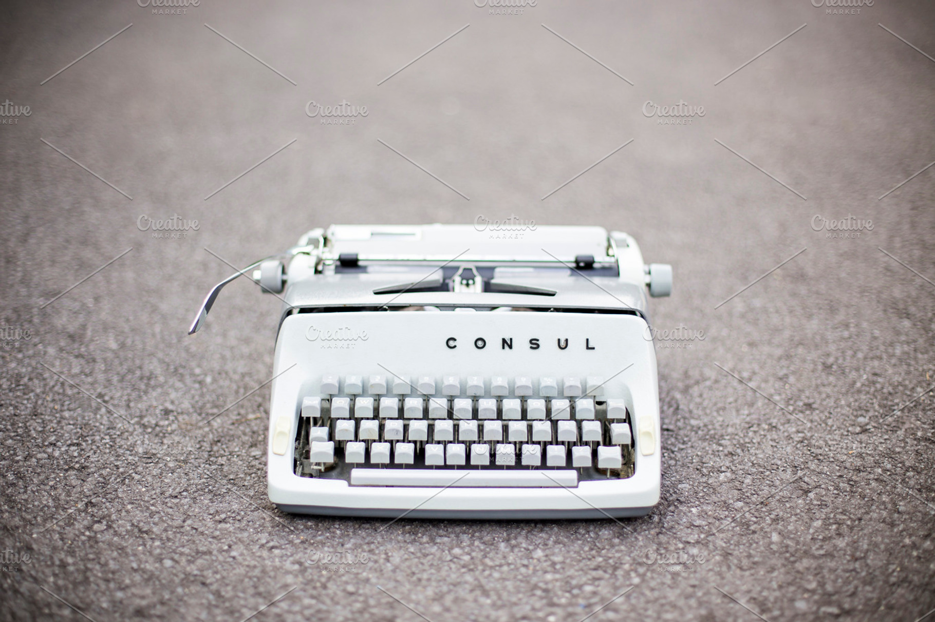 Consul typewriter 4 containing consul typewriter, alphabet, and consul, a Technology Photo by Punto Photo