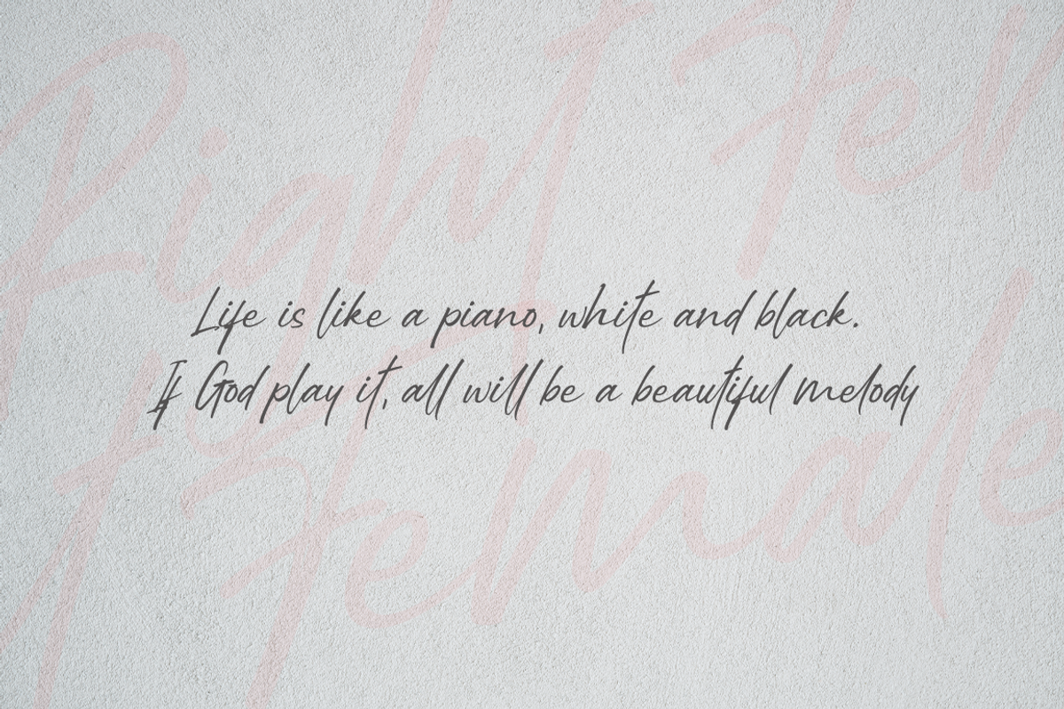 Right Female a Handwritten Script preview 4
