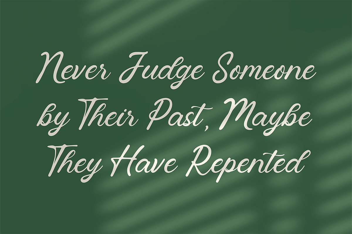 Vintagen Monstera - Handwritten Font, a Handwritten Font by Variatype (Photo 5 of 7)
