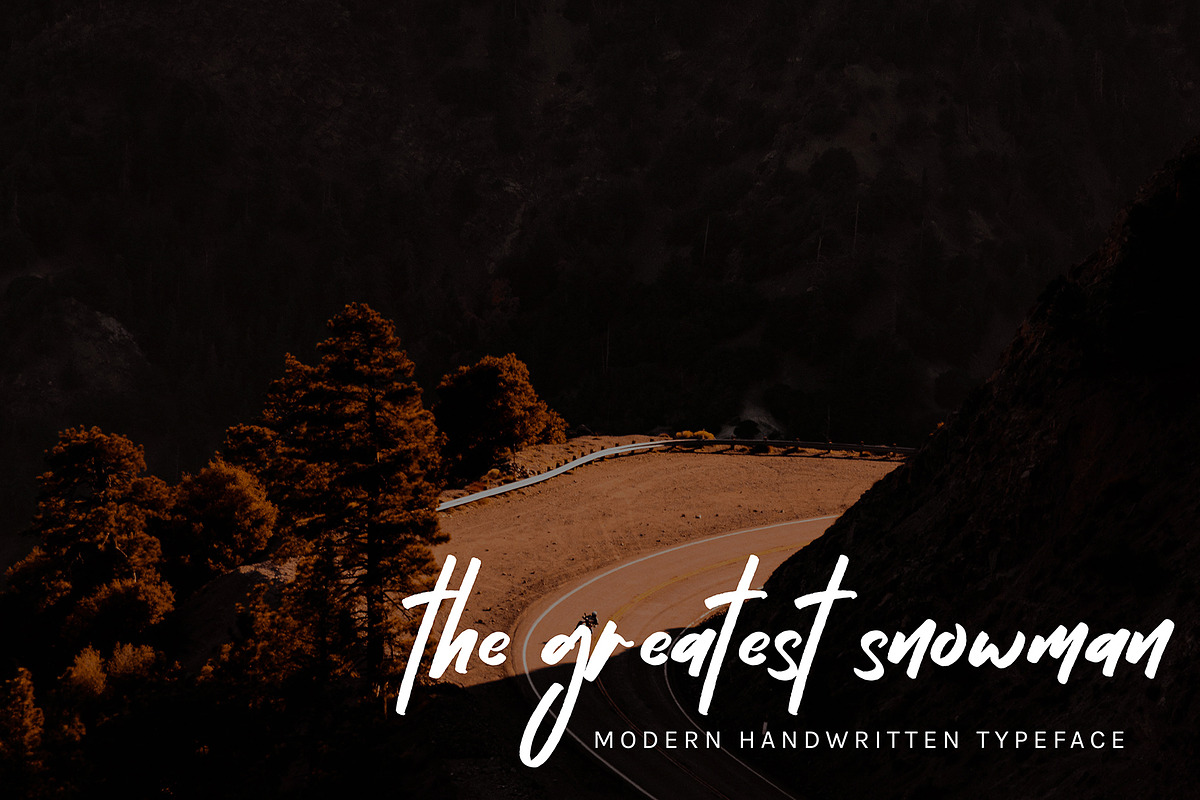 Satturasi Gonthor, a Script Font by pineungtype (Photo 3 of 7)