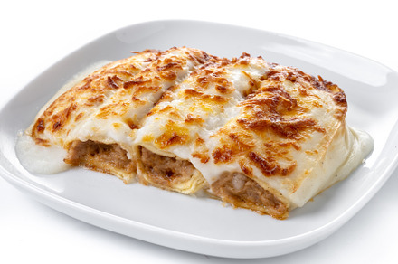 Baked Cannelloni with Cheese and Béchamel Sauce