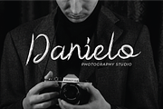 Rolicha, a Handwritten Font by Zafiratype (Thumbnail 8 of 12)