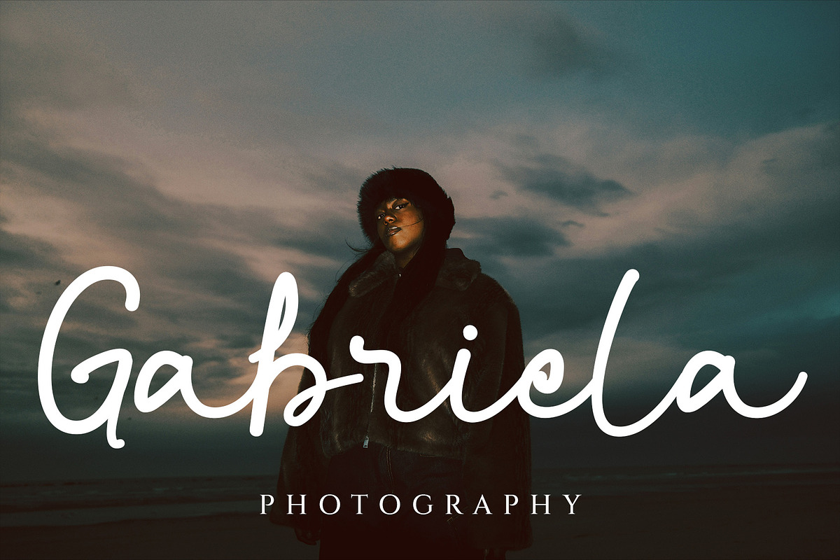 Abeliks Modern Script Font, a Script Font by Bilahstudio (Photo 5 of 13)
